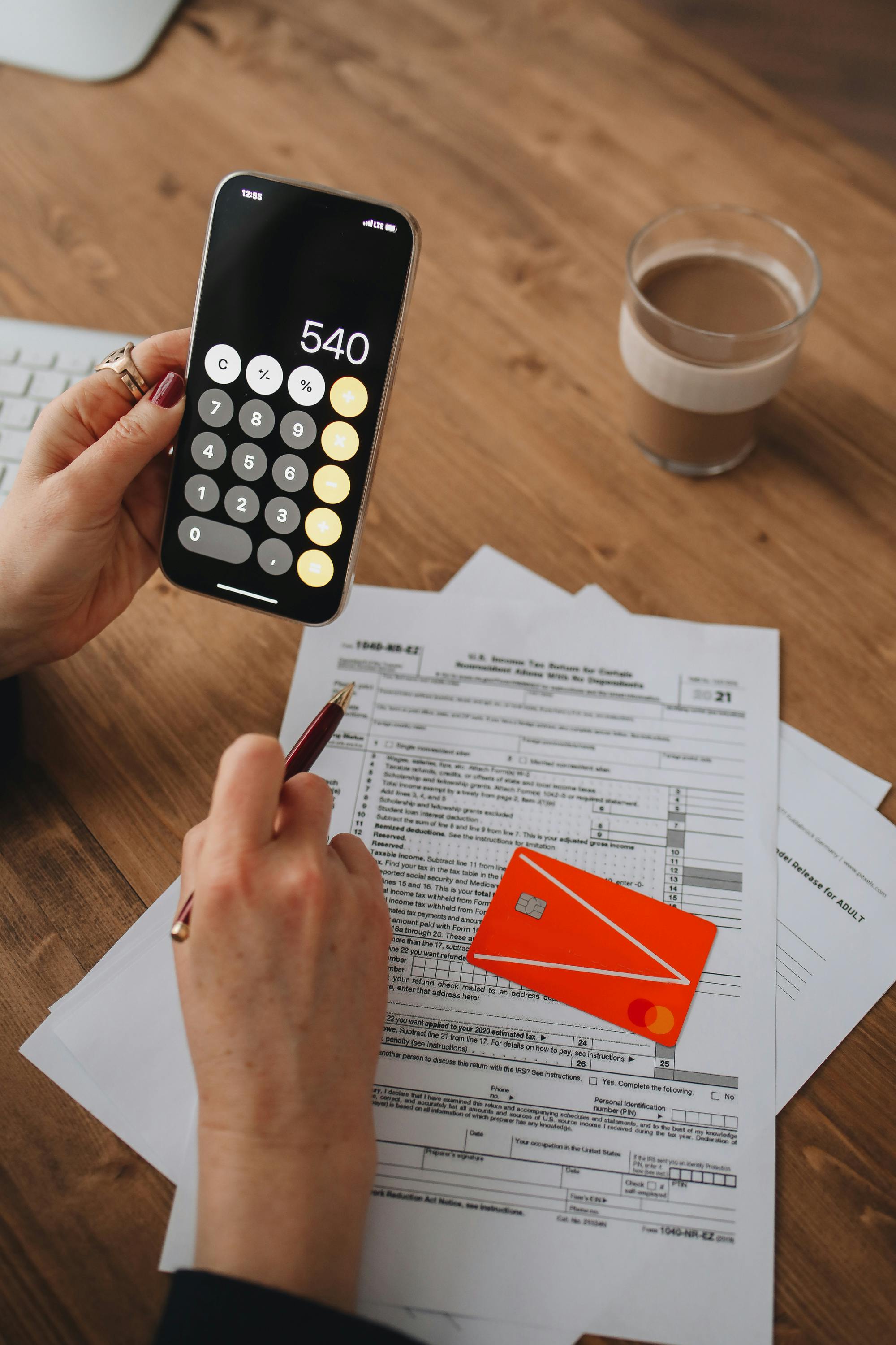 ¿Es obligatoria la factura electrónica para autónomos y pymes en 2025?